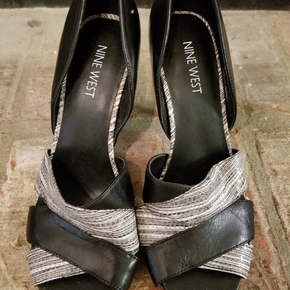 Open toe pump - Picture 7 of 7